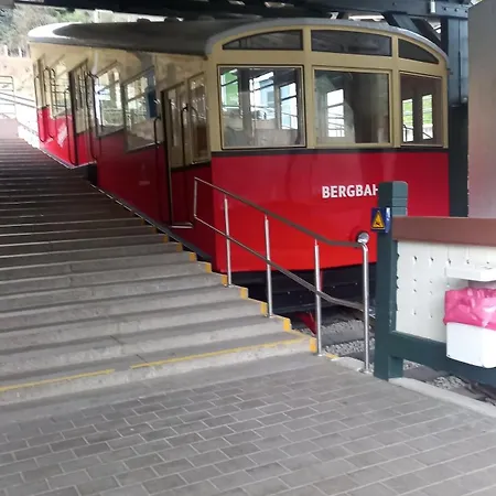 Am Fusse Der Bergbahn *